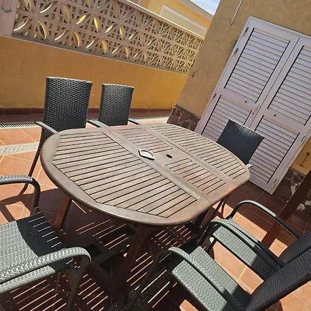 16 Con Piscina Privada *